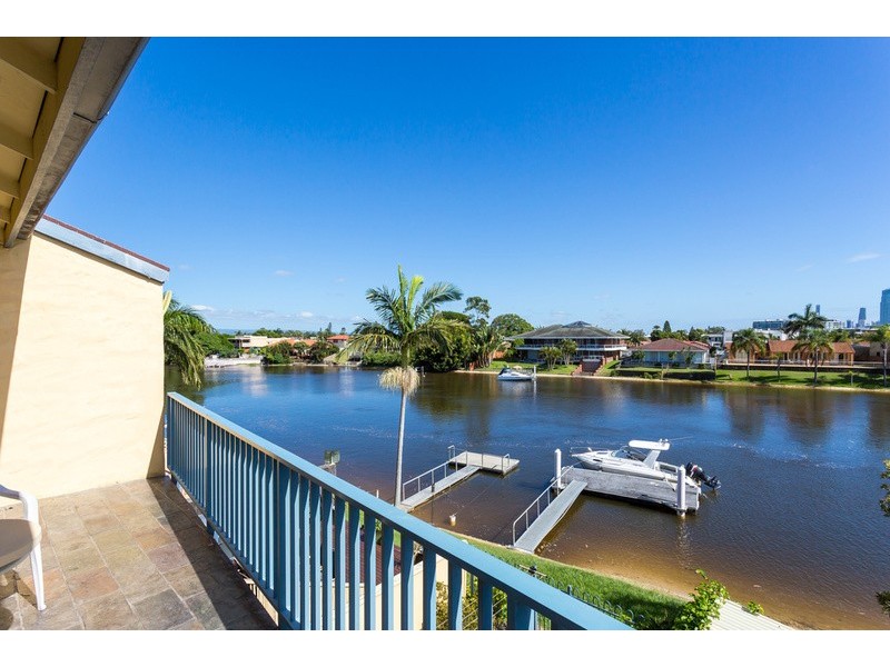 4/23 Hooker Boulevard, Broadbeach Waters QLD 4218
