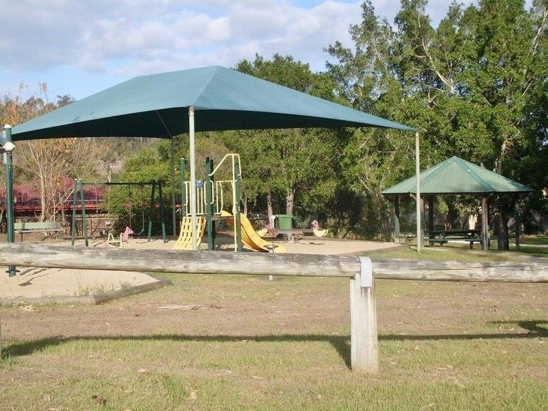 18 Columbia Court, Oxenford QLD 4210