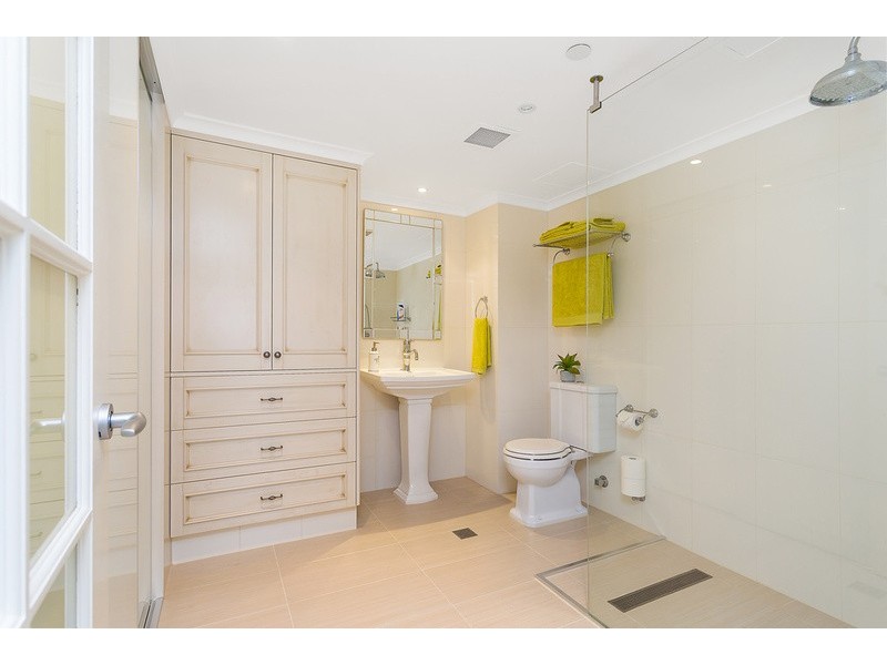 64/Atlantis West Admiralty Drive, Paradise Waters QLD 4217