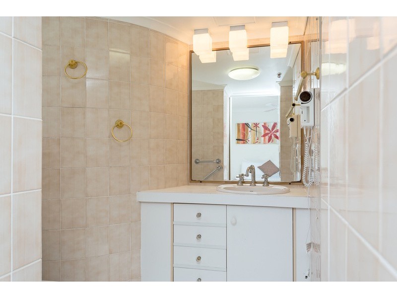 30 Laycock Street, Surfers Paradise QLD 4217