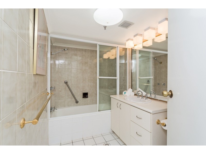 30 Laycock Street, Surfers Paradise QLD 4217