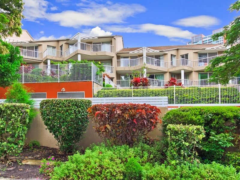 19 Heath Street, Southport QLD 4215