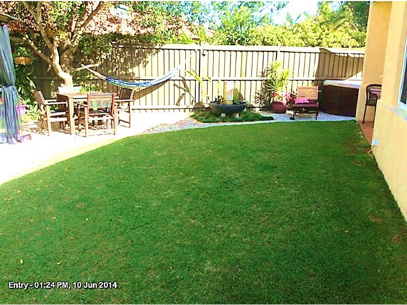 4 Maria Place, Ashmore QLD 4214