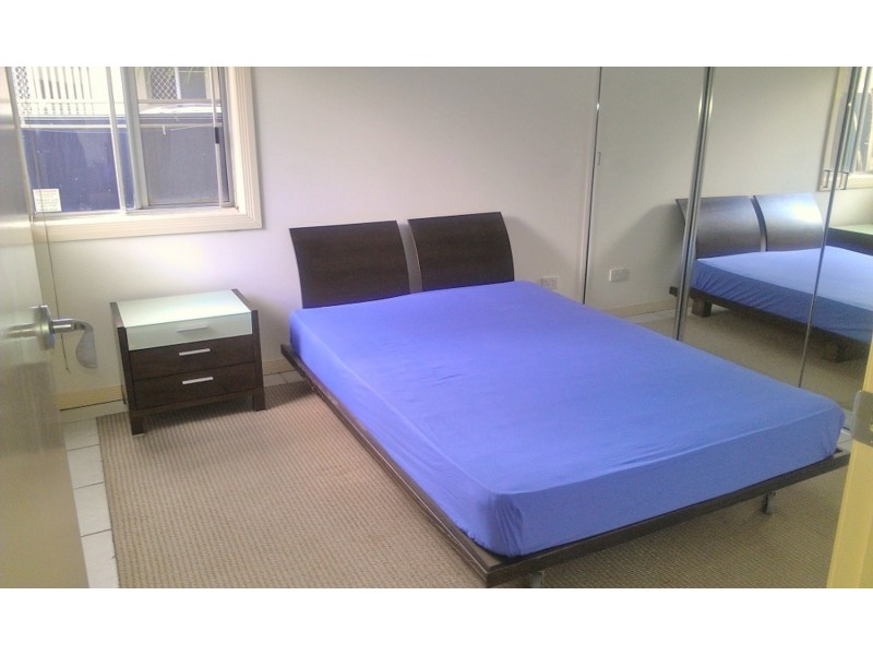 2/1958 Gold Coast Highway, Miami QLD 4220