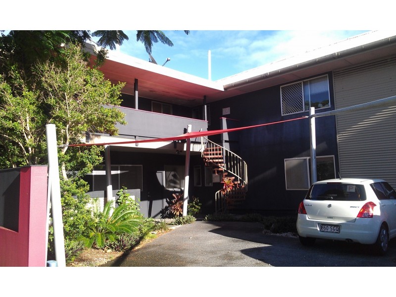 2/1958 Gold Coast Highway, Miami QLD 4220