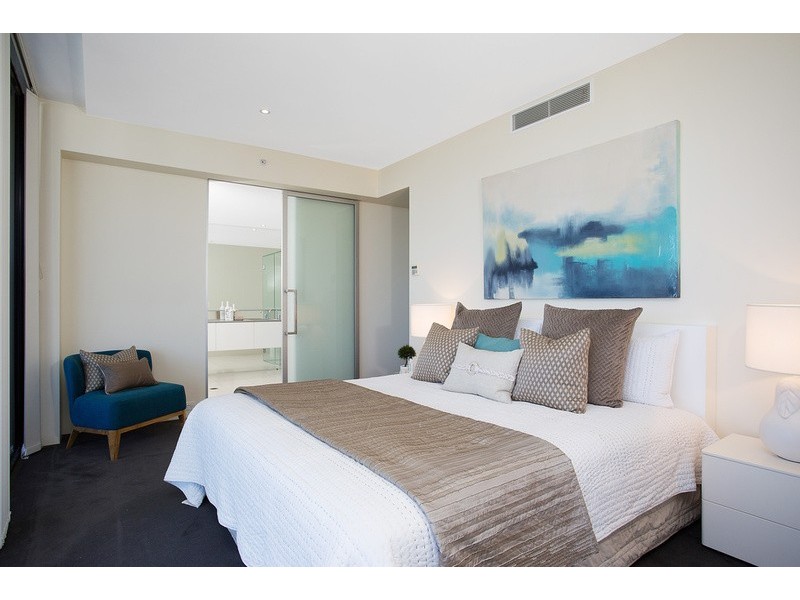 9 Ferny Avenue, Surfers Paradise QLD 4217