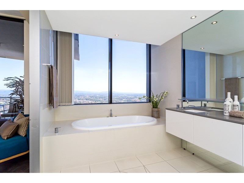 9 Ferny Avenue, Surfers Paradise QLD 4217