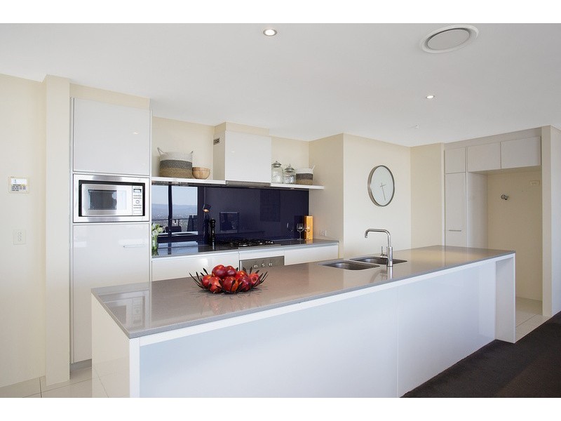 9 Ferny Avenue, Surfers Paradise QLD 4217