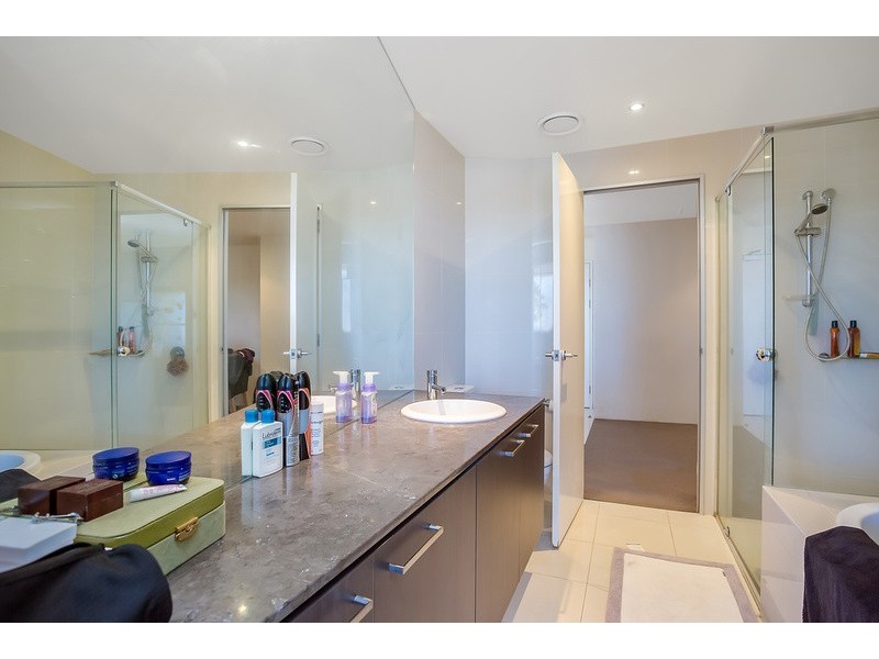 Avalon/4 Wahroonga Place, Surfers Paradise QLD 4217