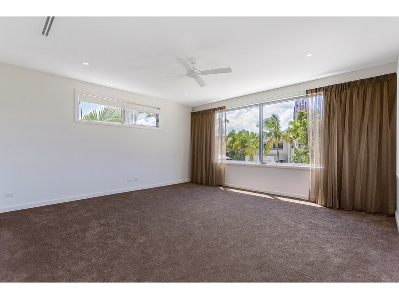 10 Midshipman Court, Surfers Paradise QLD 4217