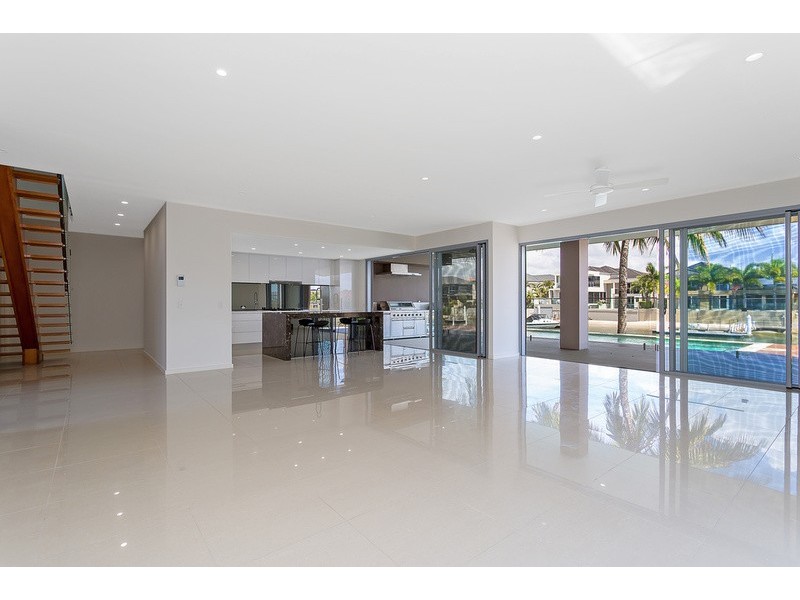 10 Midshipman Court, Surfers Paradise QLD 4217