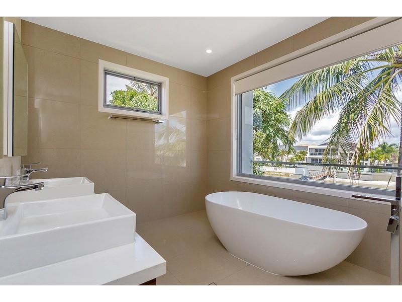 10 Midshipman Court, Surfers Paradise QLD 4217