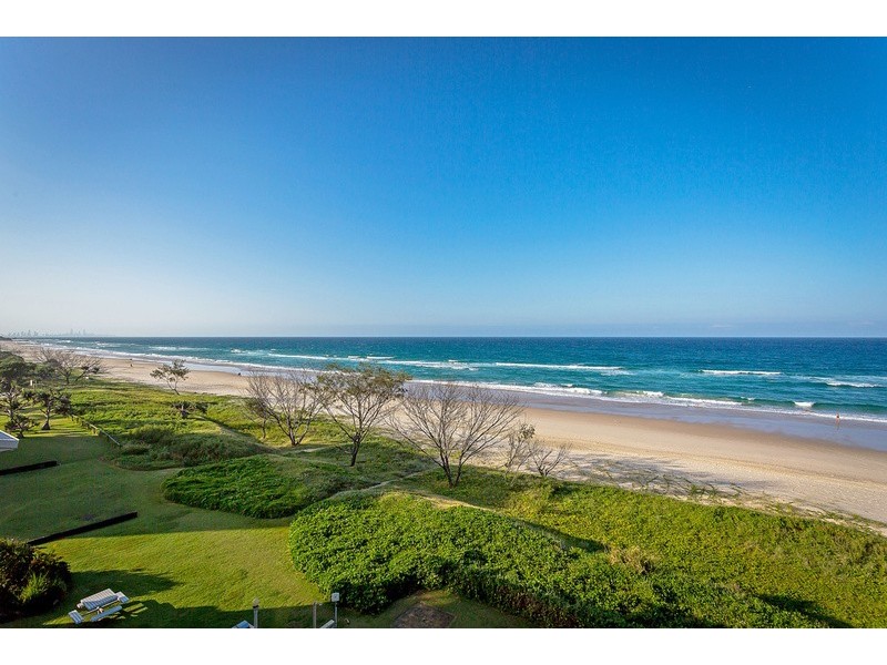 Unit 23 Pacific Surf/373 Golden Four Drive, Tugun QLD 4224