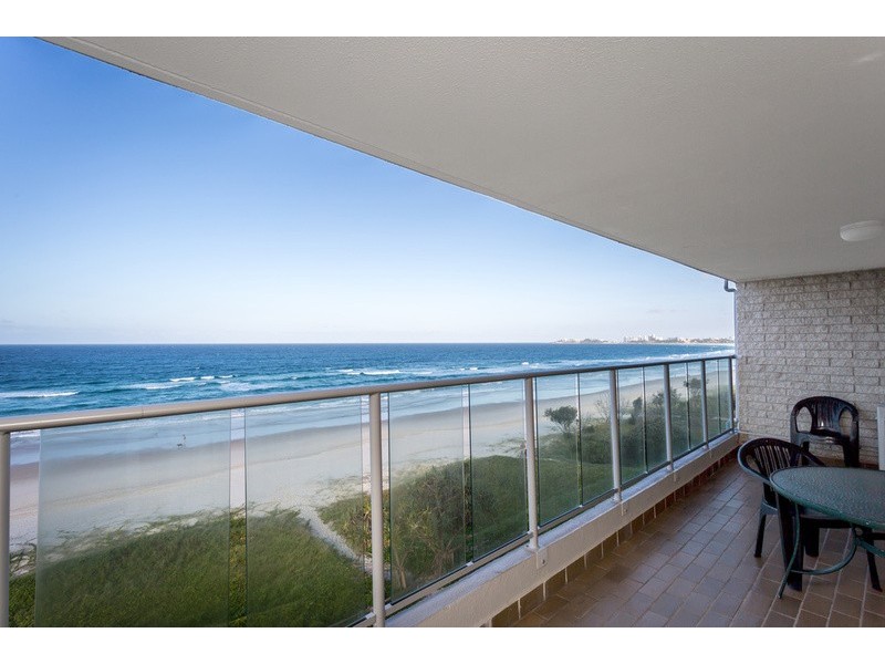 Unit 28 Pacific Surf/373 Golden Four Drive, Tugun QLD 4224