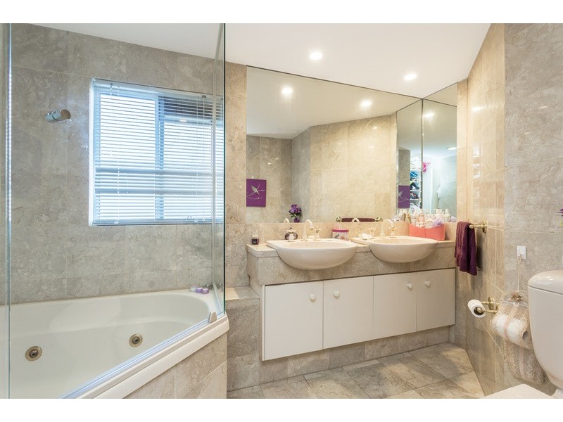 20/19 Riverview Parade, Surfers Paradise QLD 4217