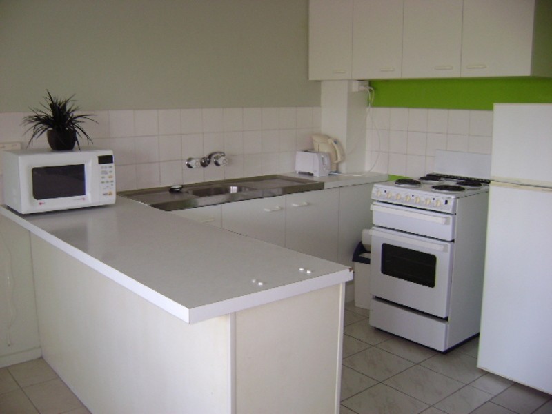 22 Leonard Avenue, Surfers Paradise QLD 4217
