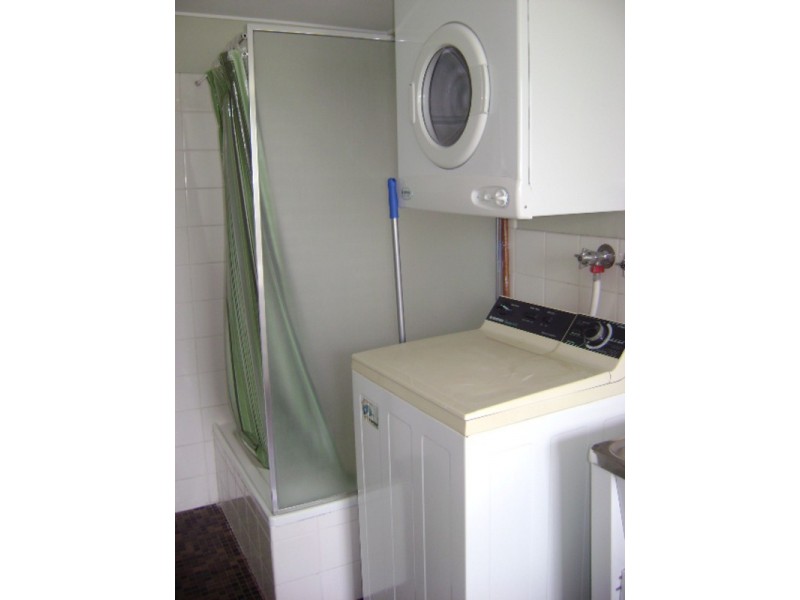 22 Leonard Avenue, Surfers Paradise QLD 4217