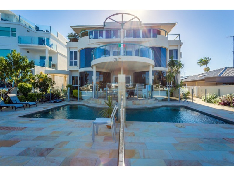 Villa 1 & Villa 2/32 Sunset Boulevard, Surfers Paradise QLD 4217