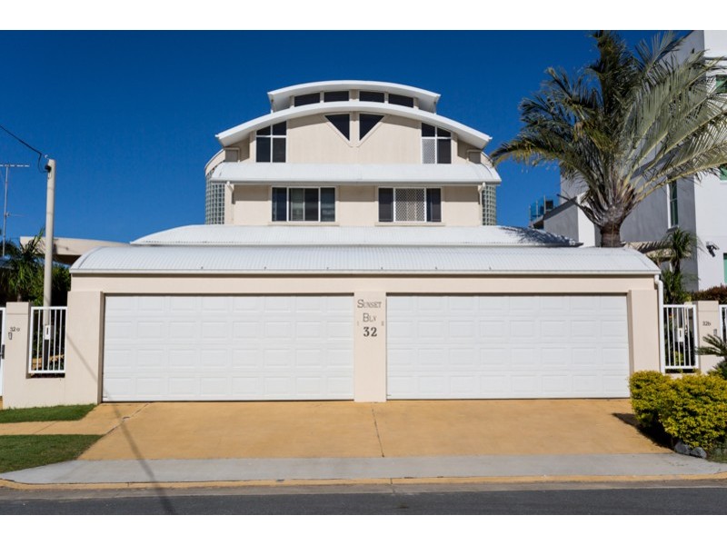 Villa 1 & Villa 2/32 Sunset Boulevard, Surfers Paradise QLD 4217