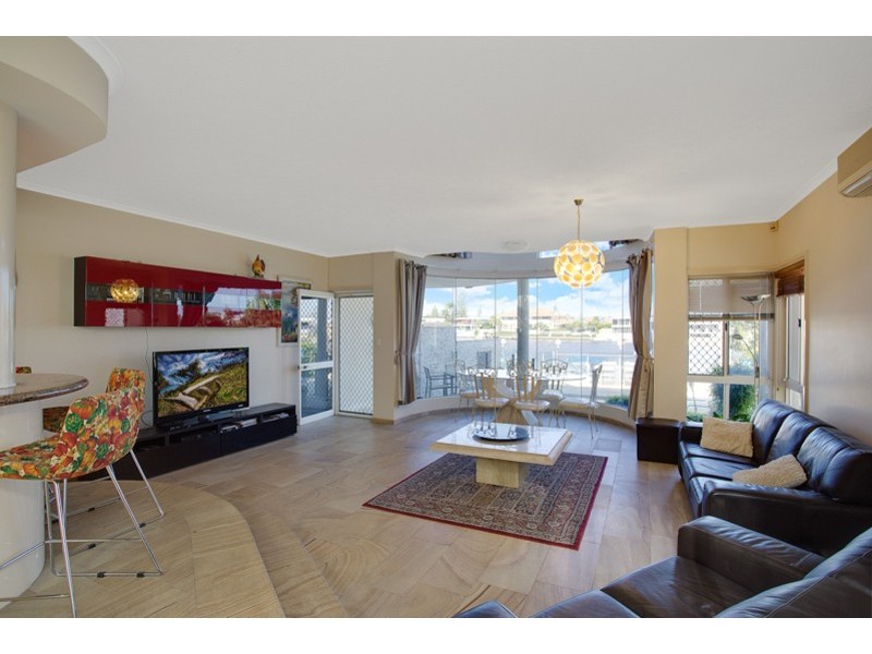 Villa 1 & Villa 2/32 Sunset Boulevard, Surfers Paradise QLD 4217