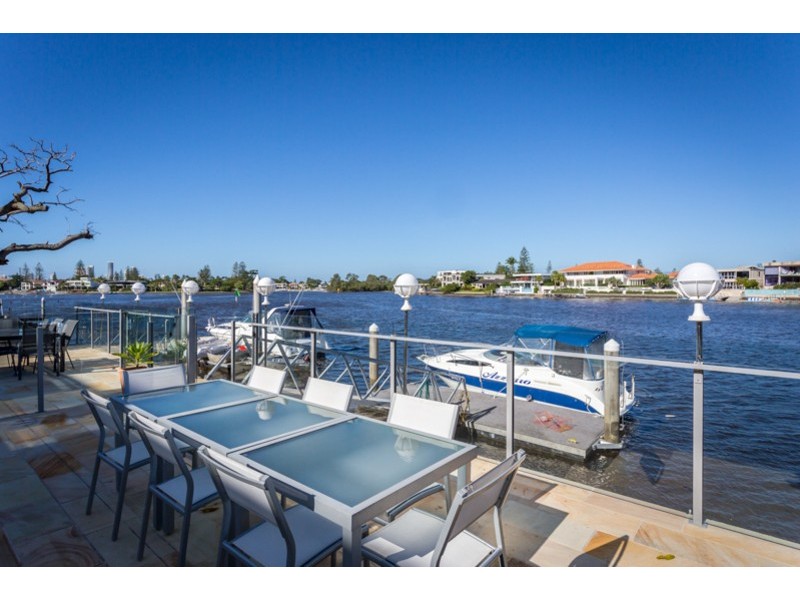 Villa 1 & Villa 2/32 Sunset Boulevard, Surfers Paradise QLD 4217