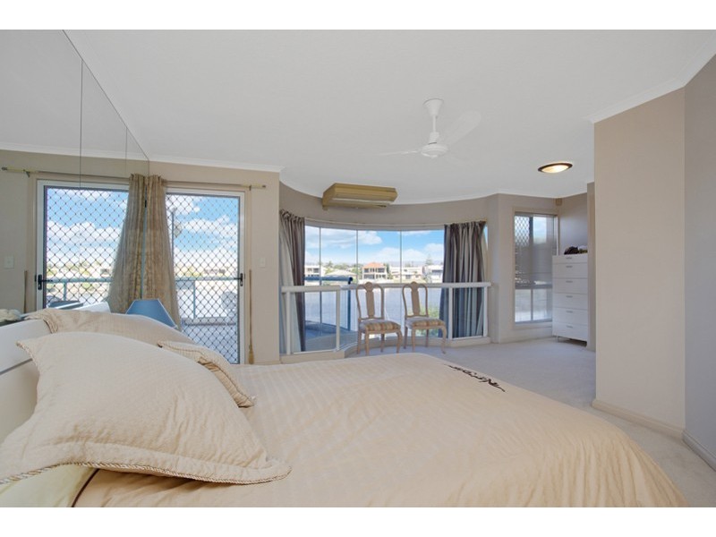 Villa 1 & Villa 2/32 Sunset Boulevard, Surfers Paradise QLD 4217