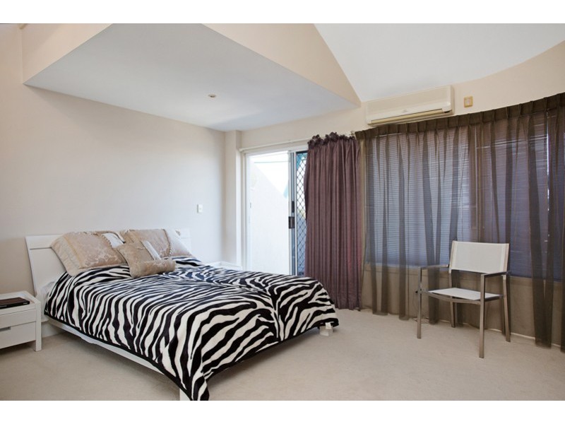 Villa 1 & Villa 2/32 Sunset Boulevard, Surfers Paradise QLD 4217