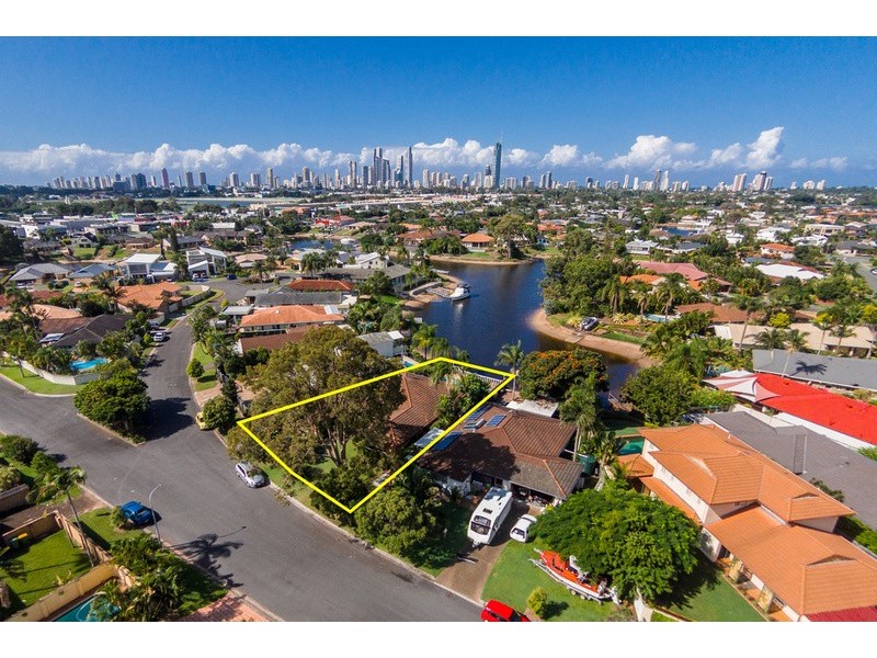 27 Claymore Crescent, Sorrento QLD 4217