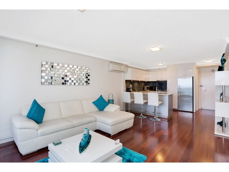 Longbeach/28 Northcliffe Terrace, Surfers Paradise QLD 4217