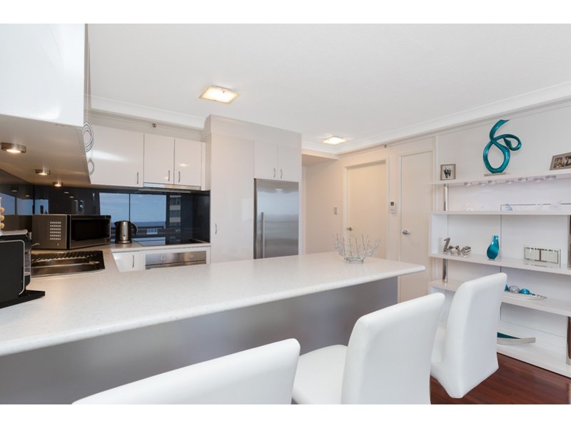 Longbeach/28 Northcliffe Terrace, Surfers Paradise QLD 4217