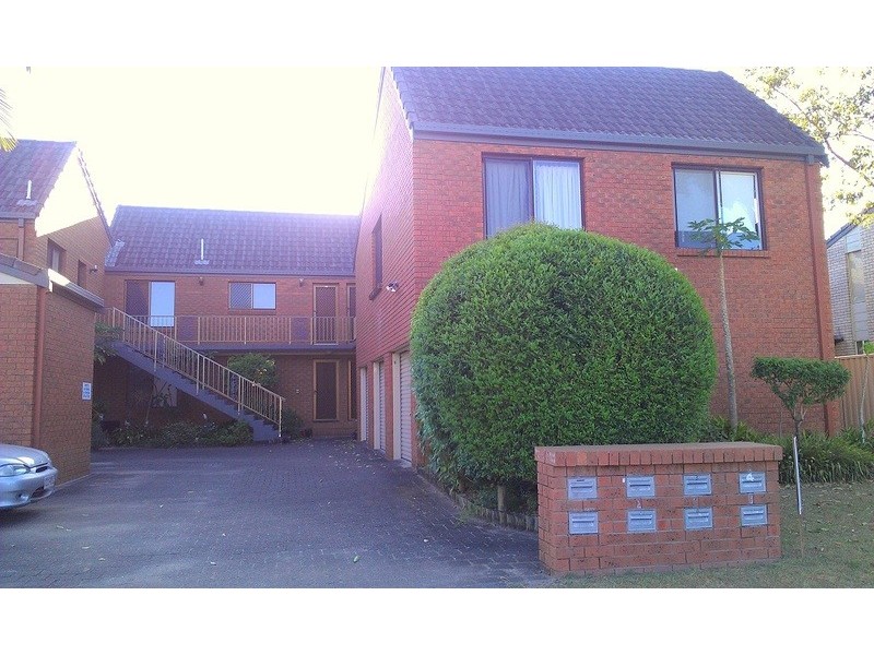 10 Aquila Court, Mermaid Waters QLD 4218