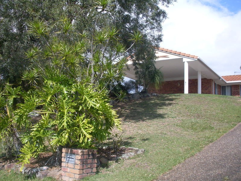 9 Henry Cotton Drive, Parkwood QLD 4214