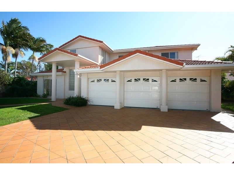 1 Balmoral Avenue, Sorrento QLD 4217