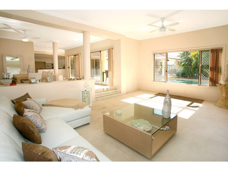 1 Balmoral Avenue, Sorrento QLD 4217