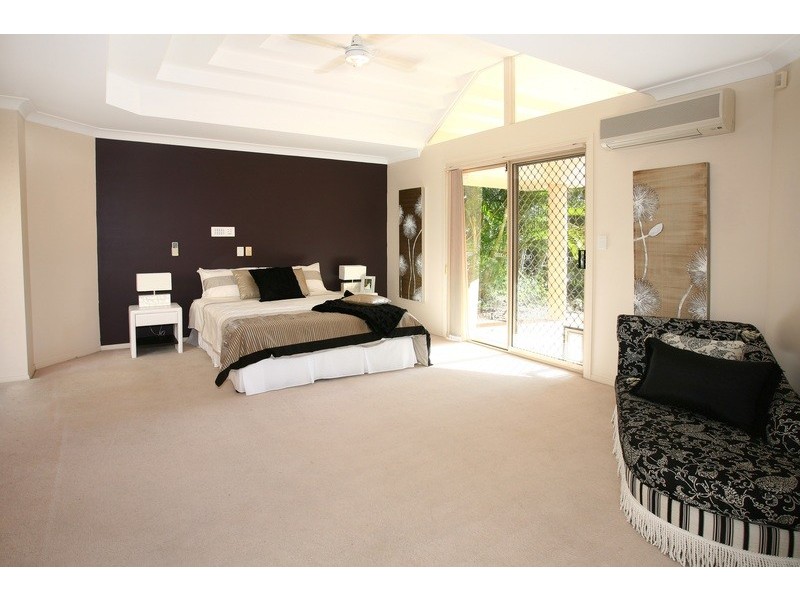 1 Balmoral Avenue, Sorrento QLD 4217