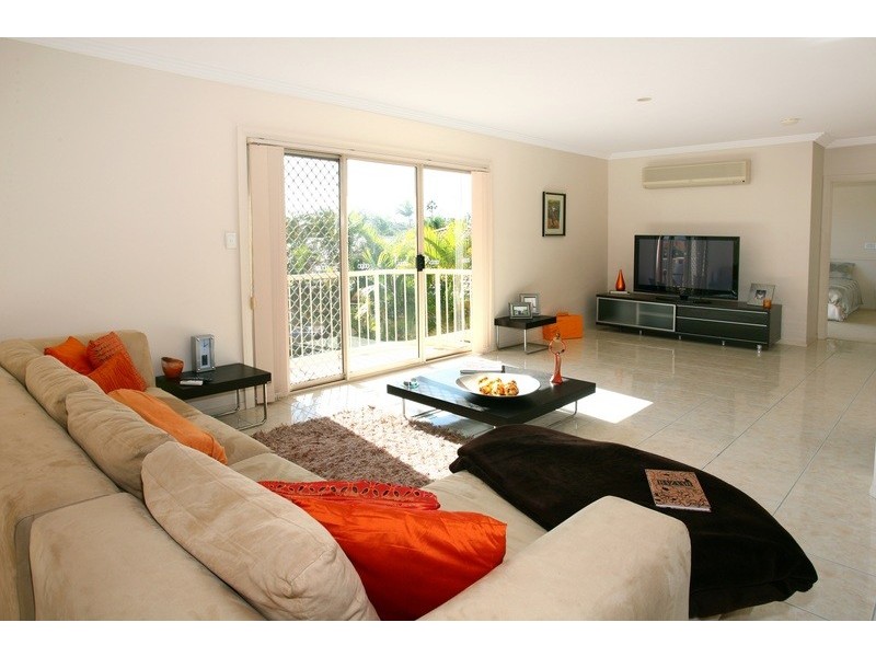 1 Balmoral Avenue, Sorrento QLD 4217