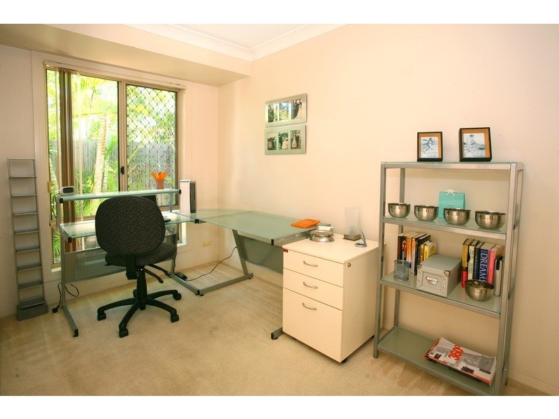 1 Balmoral Avenue, Sorrento QLD 4217