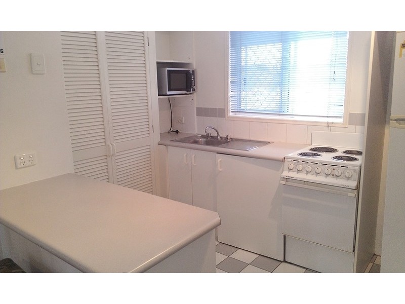 4/69 Ferny Avenue, Surfers Paradise QLD 4217
