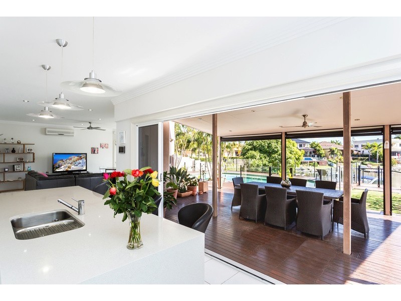 8 Tortuga Place, Clear Island Waters QLD 4226