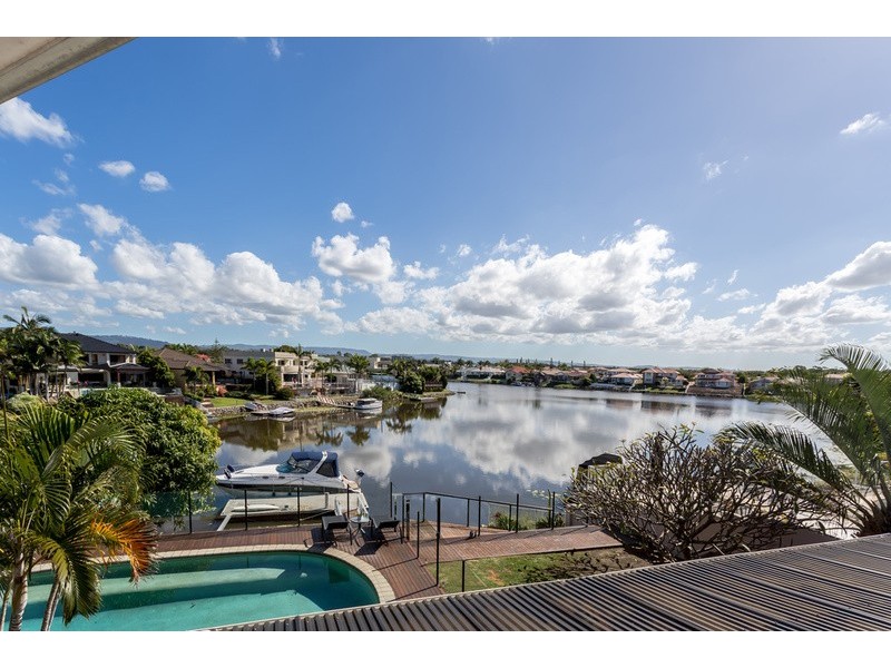 8 Tortuga Place, Clear Island Waters QLD 4226
