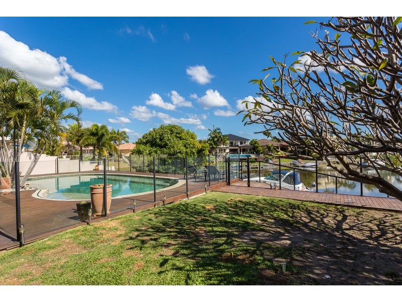 8 Tortuga Place, Clear Island Waters QLD 4226