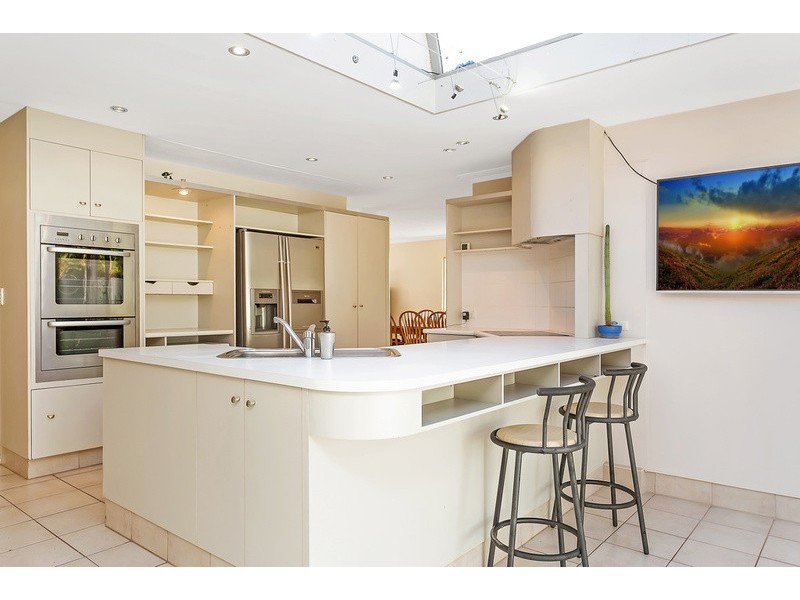 24 Lothian Avenue, Sorrento QLD 4217