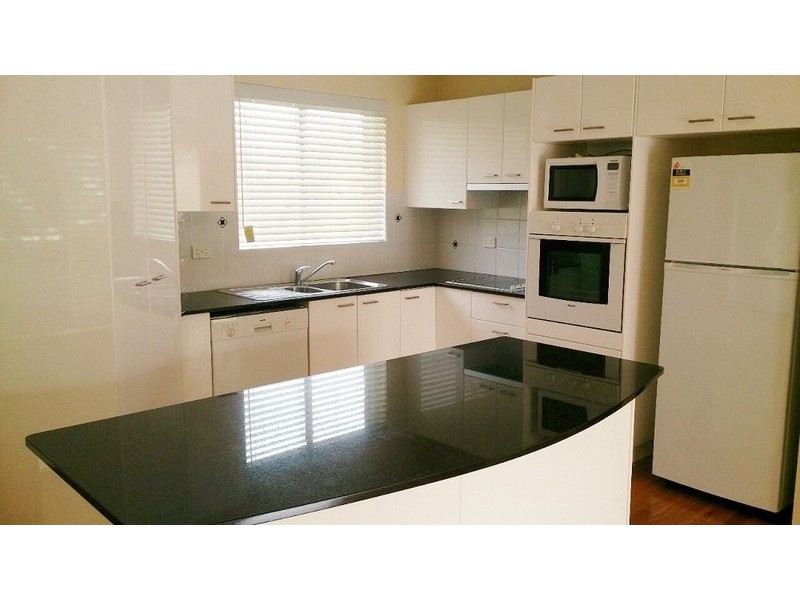 11 Cannes Avenue, Surfers Paradise QLD 4217