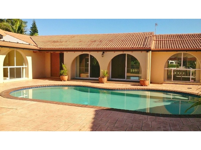 68 Manly Drive, Robina QLD 4226