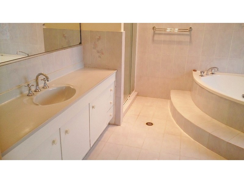 68 Manly Drive, Robina QLD 4226