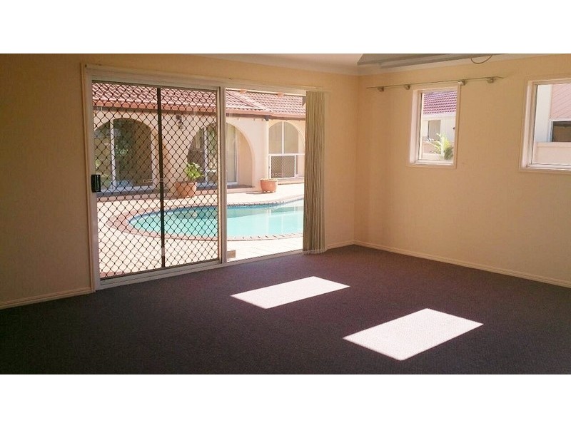 68 Manly Drive, Robina QLD 4226