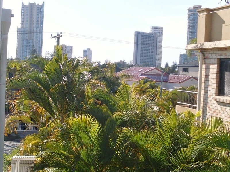 13/96 Stanhill Drive, Chevron Island QLD 4217