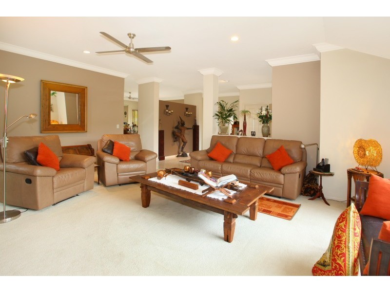 11 Moonraker Street, Clear Island Waters QLD 4226