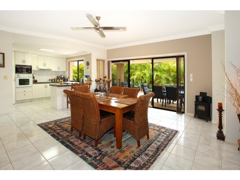 11 Moonraker Street, Clear Island Waters QLD 4226
