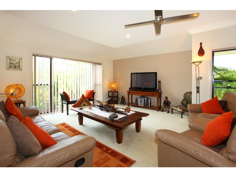11 Moonraker Street, Clear Island Waters QLD 4226